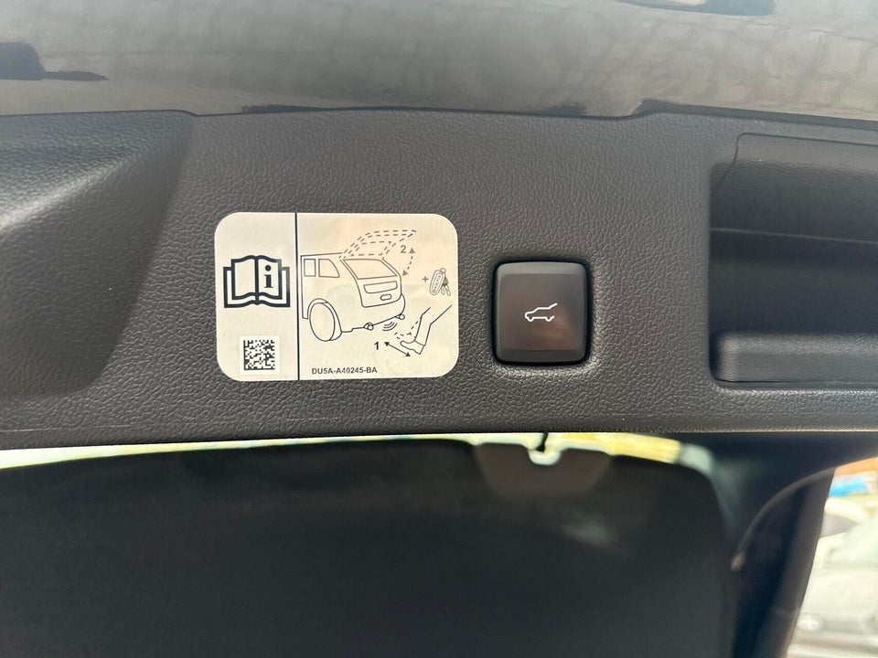 Ford Kuga 2,5 PHEV Vignale CVT 5d