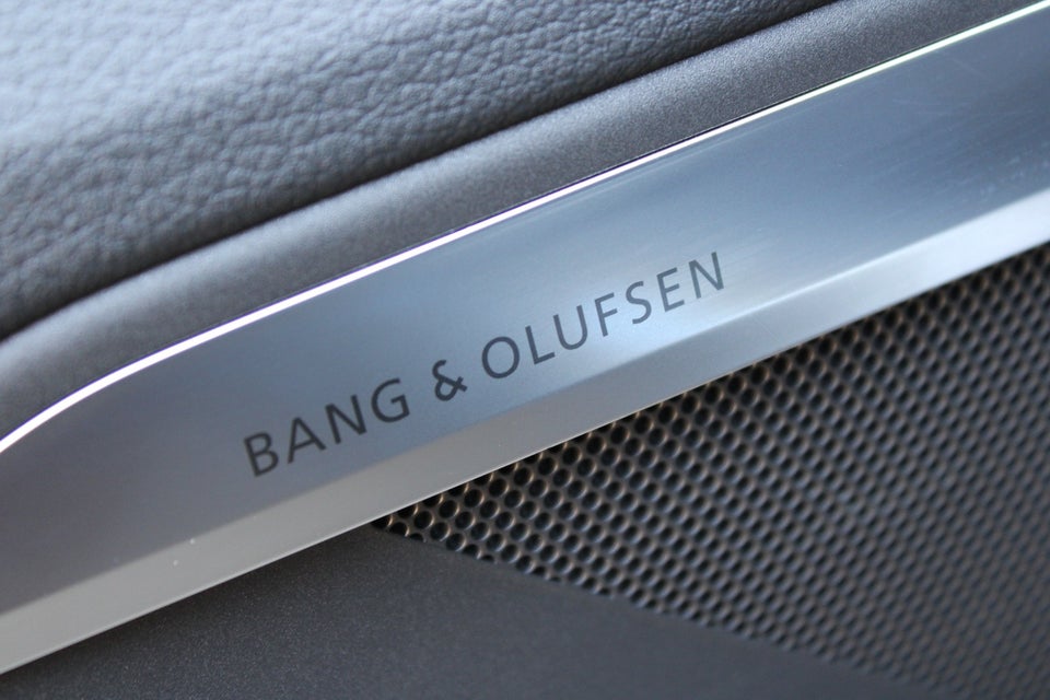 Audi Q8 e-tron 55 S-line quattro 5d