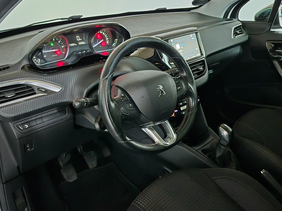 Peugeot 208 1,2 VTi 82 Allure 5d