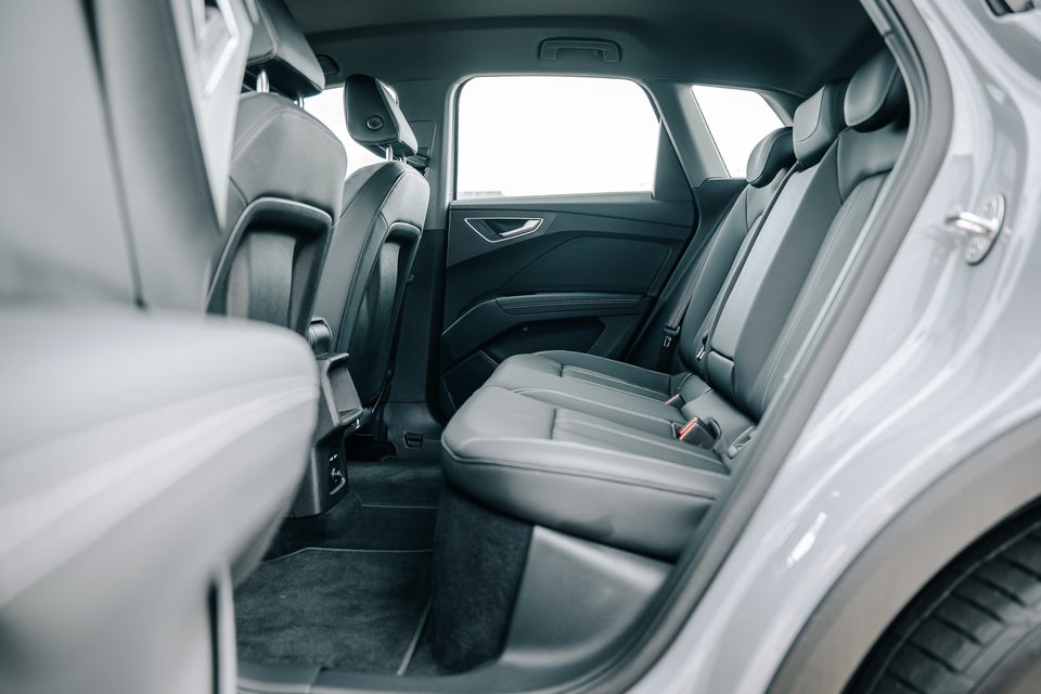 Audi Q4 e-tron 45 quattro 5d