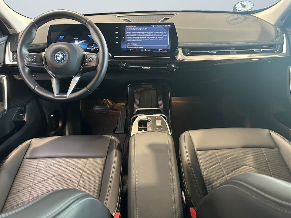 BMW iX1 eDrive20 X-Line 5d