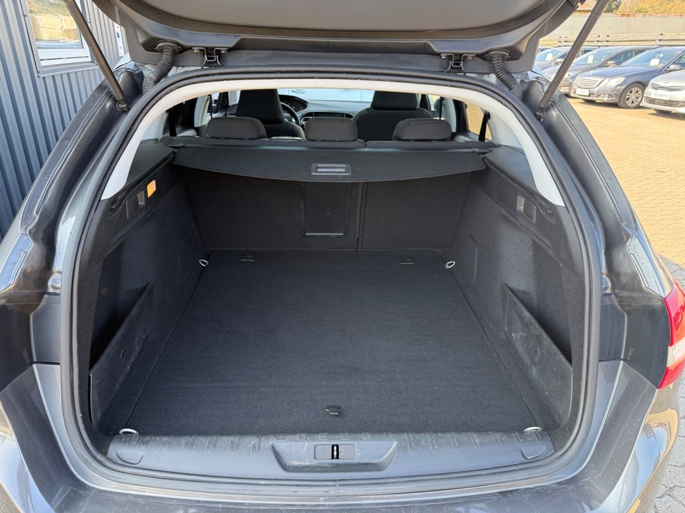 Peugeot 308 1,6 BlueHDi 120 Allure SW 5d
