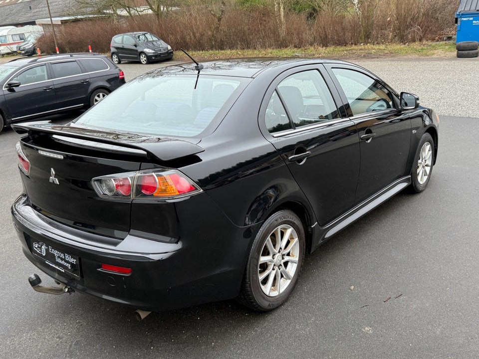 Mitsubishi Lancer 1,6 Invite SportSedan 4d