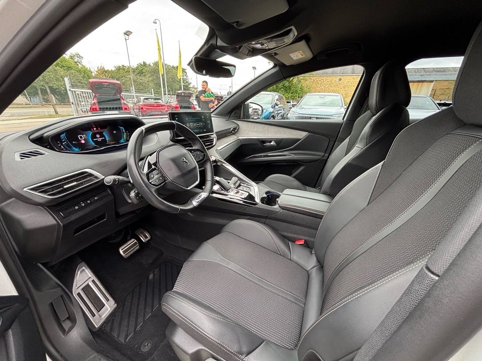 Peugeot 3008 1,6 Hybrid GT Black Pack EAT8 5d