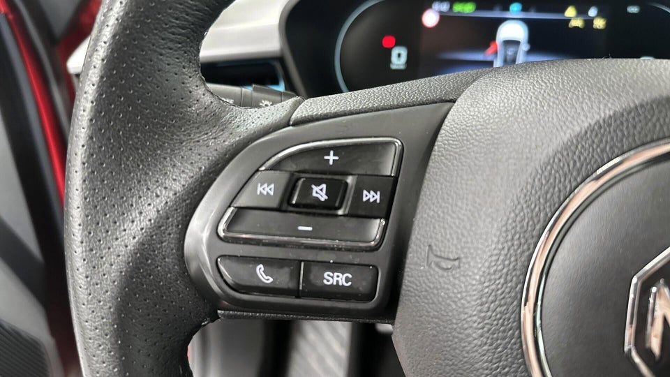 MG MG5 61 Luxury 5d