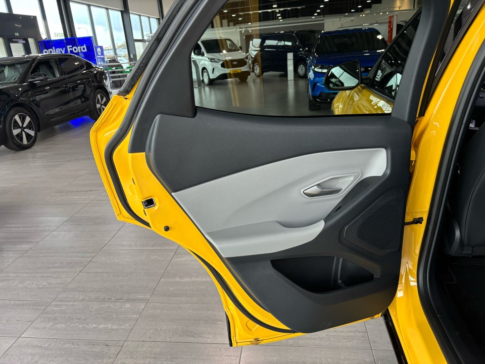 Ford Capri 82 Premium Extended Range 5d