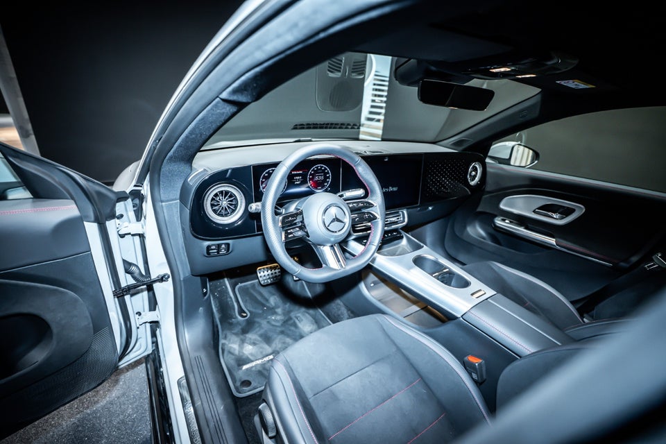 Mercedes CLA250+ EQ AMG Advance Plus 4d