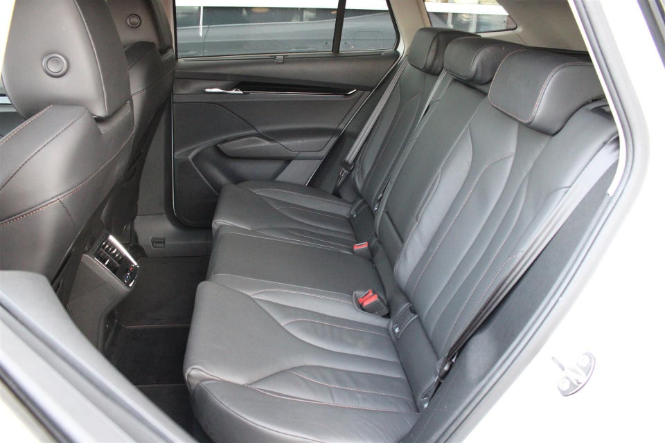 Skoda Enyaq 80 iV Suite 5d