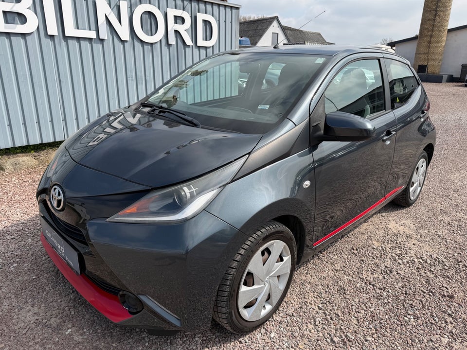 Toyota Aygo 1,0 VVT-i x-play x-touch 5d