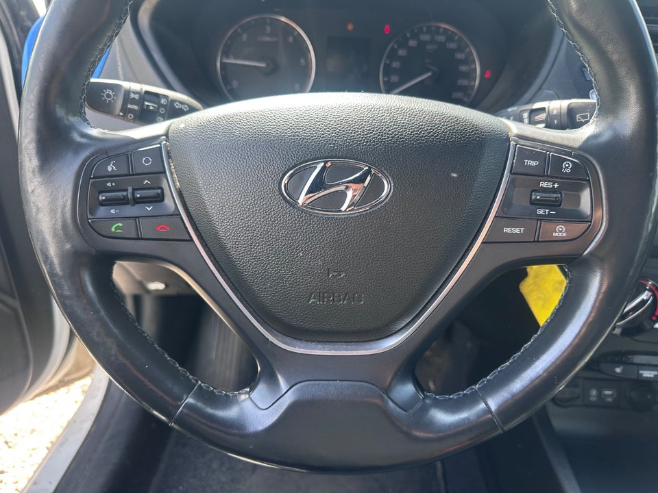 Hyundai i20 1,1 CRDi 75 EM-Edition 5d
