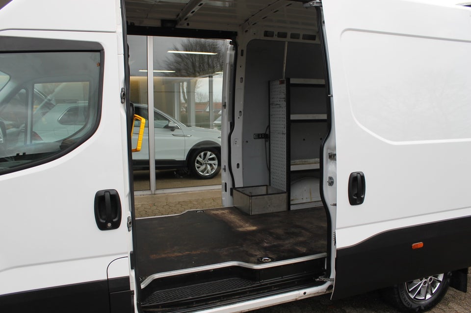 Iveco Daily 3,0 35S18 12m³ Van AG8