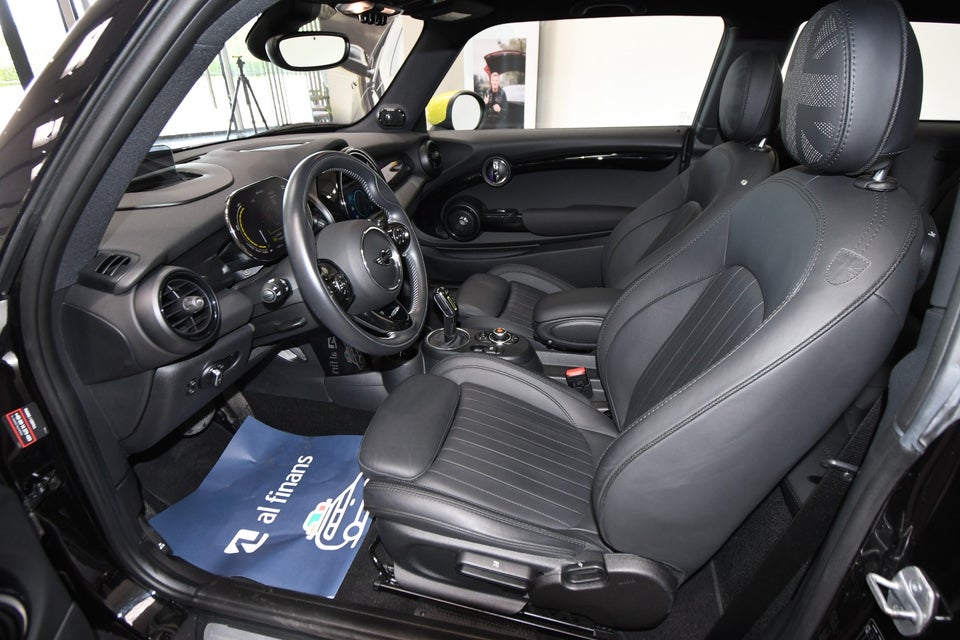 MINI Cooper SE Trim XL 3d