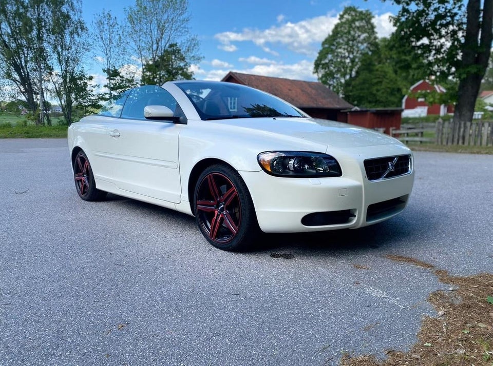Volvo C70 2,4 140 Momentum 2d