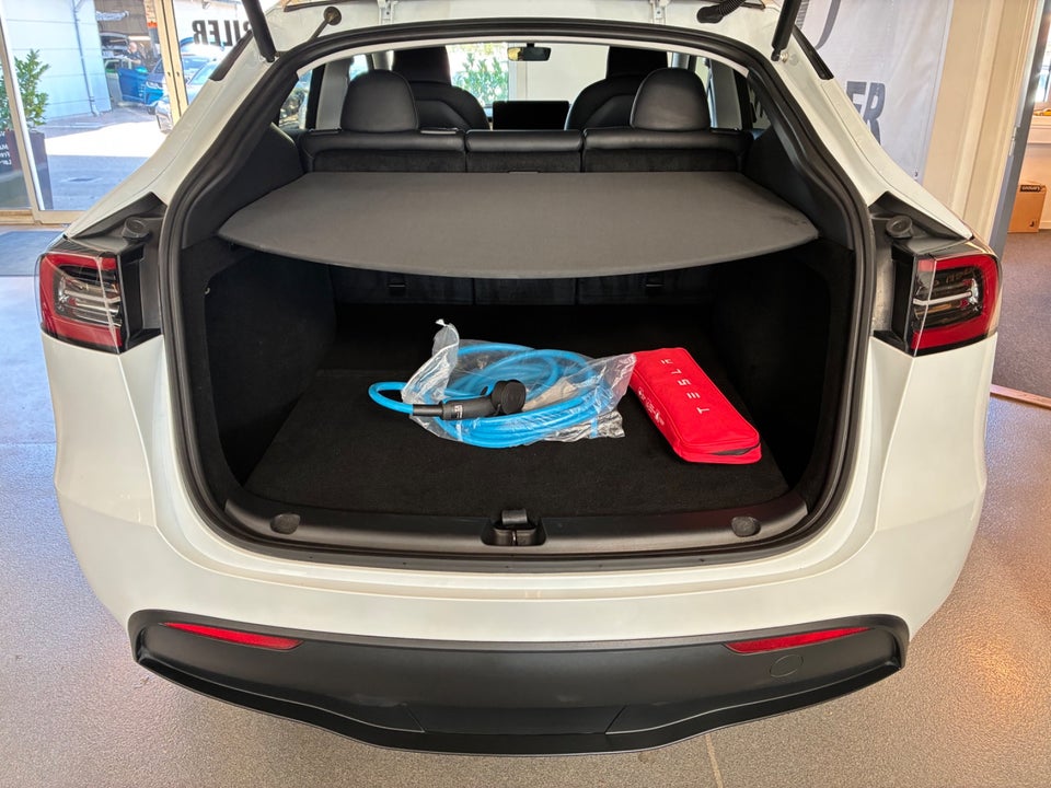 Tesla Model Y RWD 5d