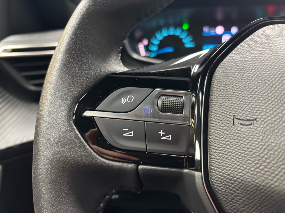 Peugeot e-2008 50 Style 5d