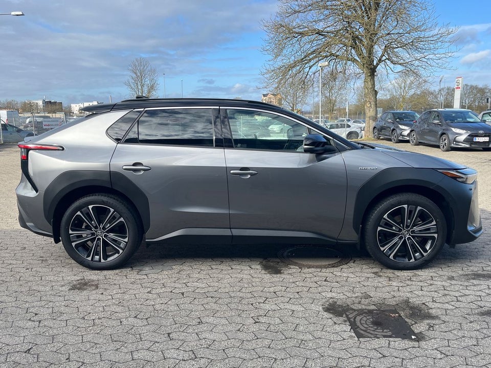 Toyota bZ4X Executive 5d