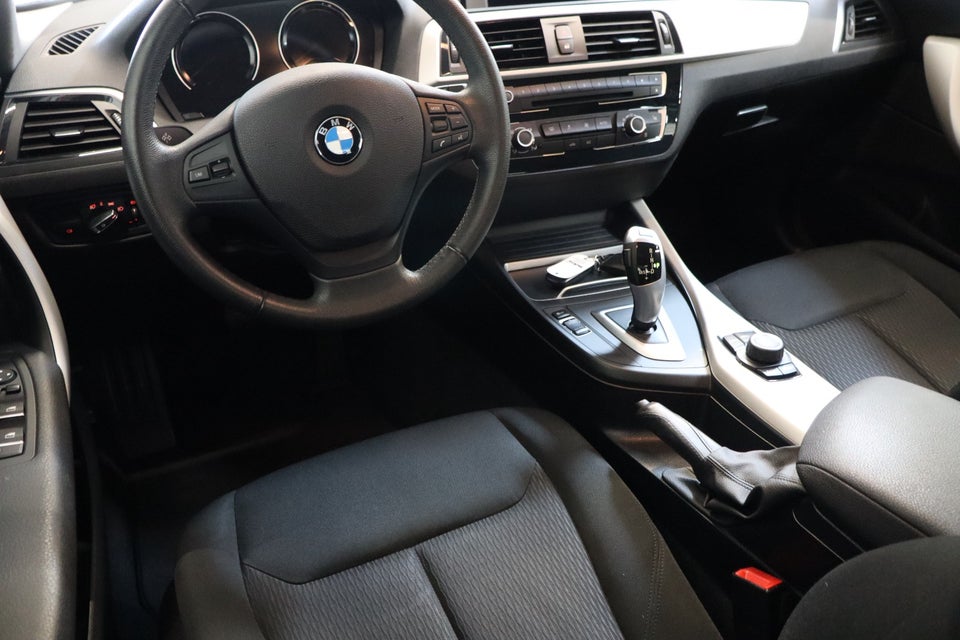 BMW 118i 1,5 Advantage aut. 5d