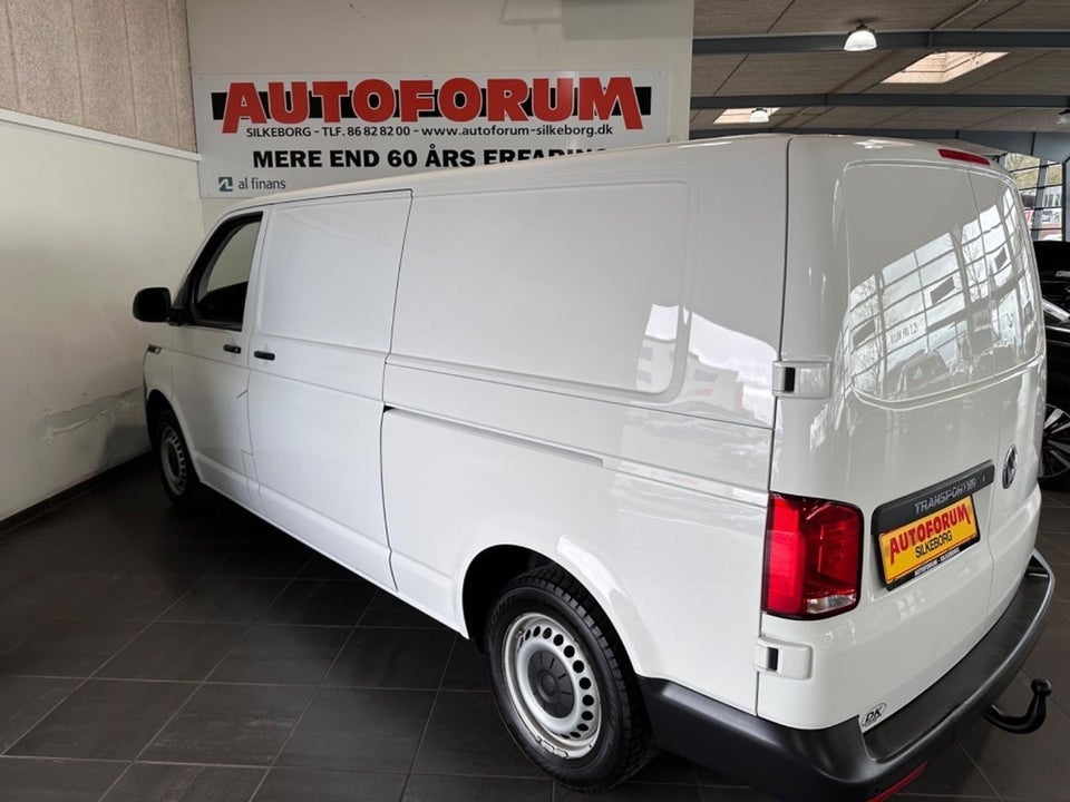 VW Transporter 2,0 TDi 110 Kassevogn lang