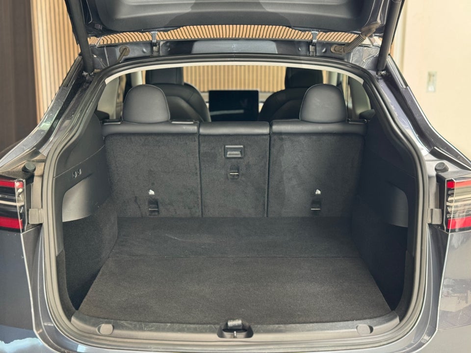 Tesla Model Y Long Range AWD 5d
