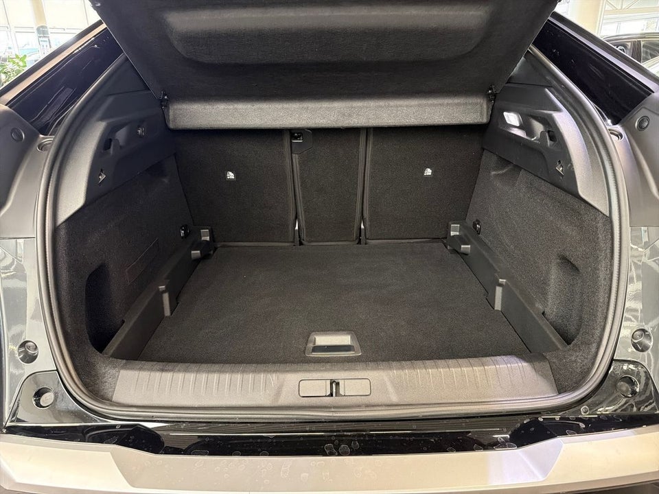 Peugeot e-3008 77 GT Pack 5d