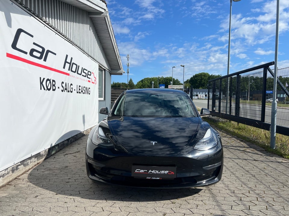 Tesla Model 3 Long Range AWD 4d