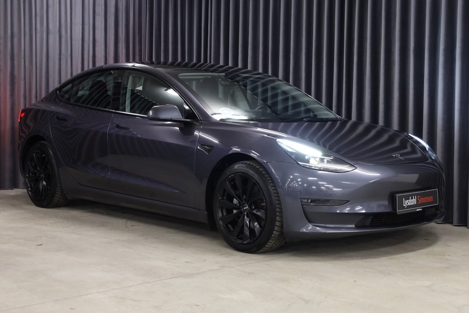 Tesla Model 3 Long Range AWD 4d