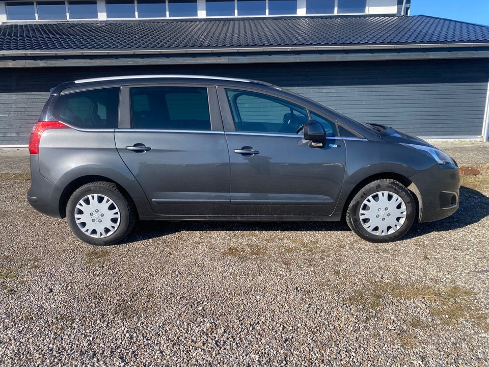 Peugeot 5008 1,6 BlueHDi 120 Style 7prs 5d