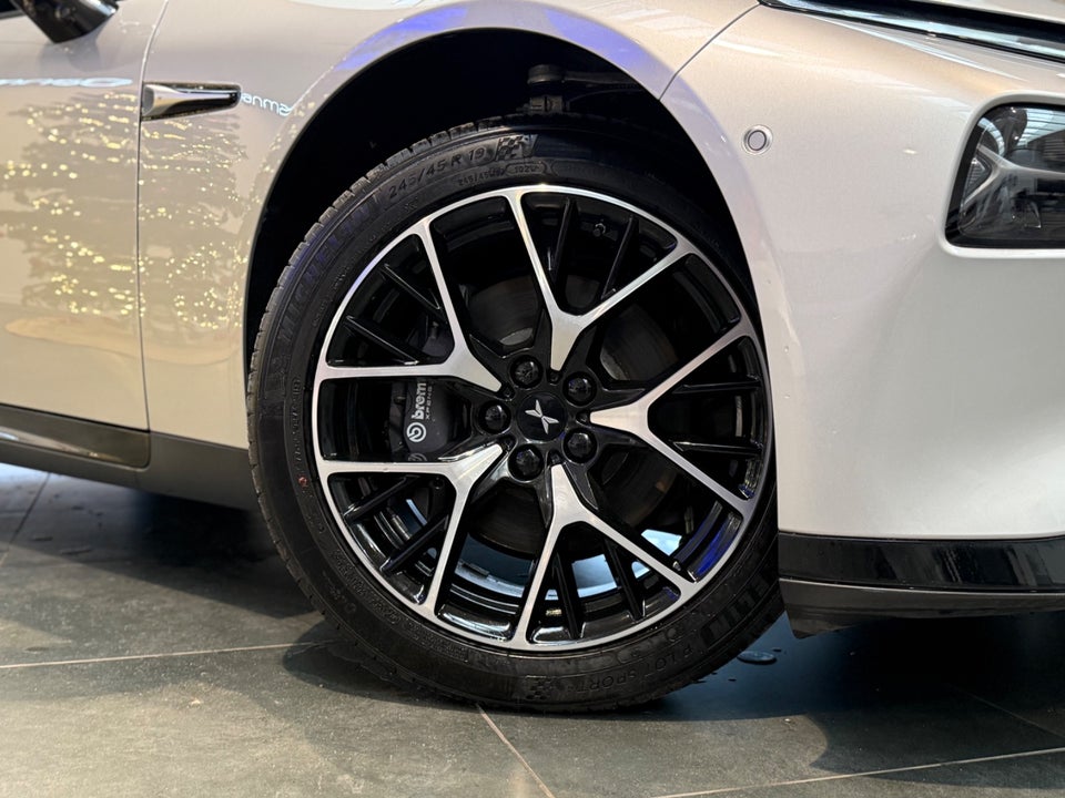 Xpeng P7 Performance 4d