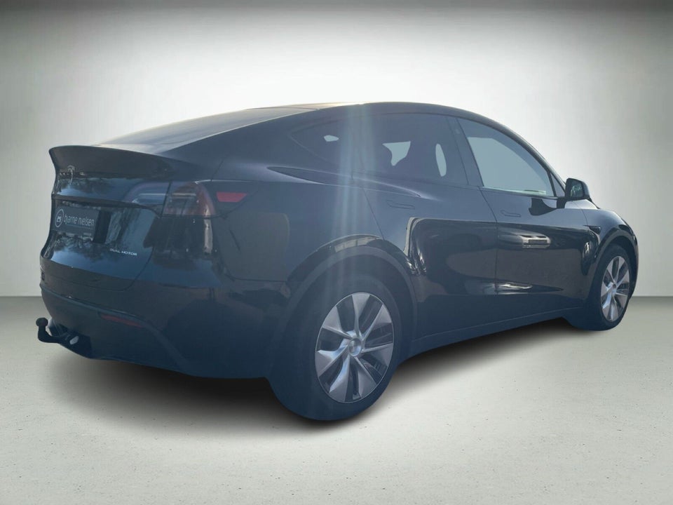 Tesla Model Y Long Range AWD 5d