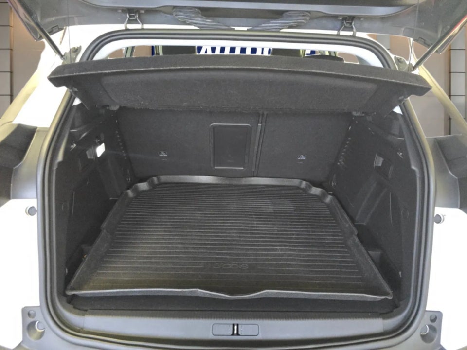 Peugeot 3008 1,2 e-THP 130 Active 5d