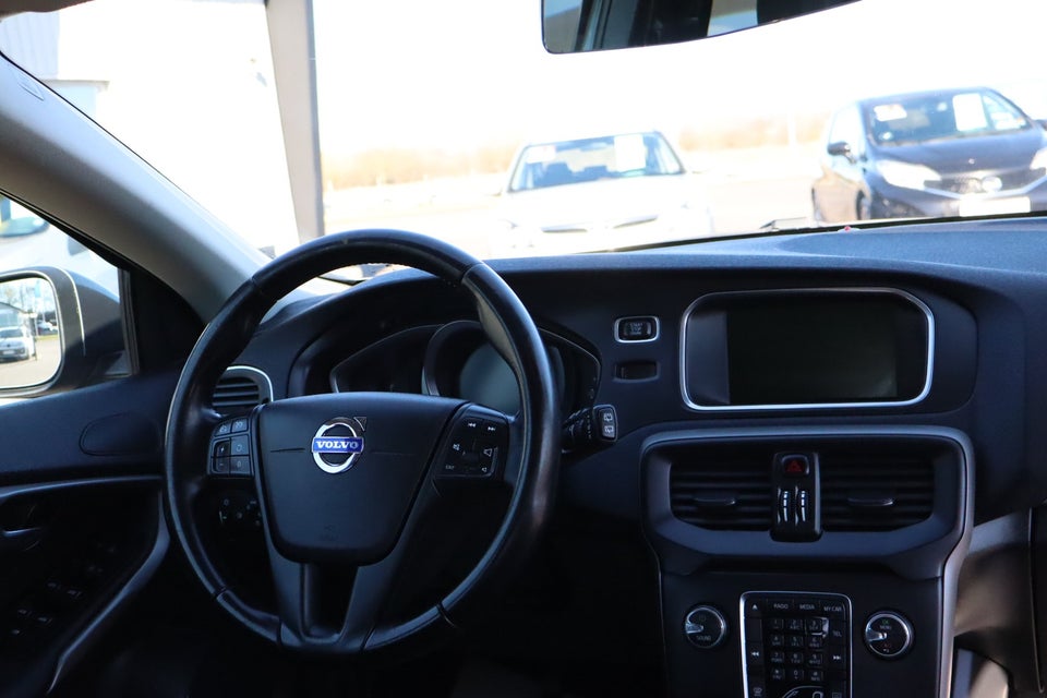 Volvo V40 1,6 D2 115 R-Design 5d