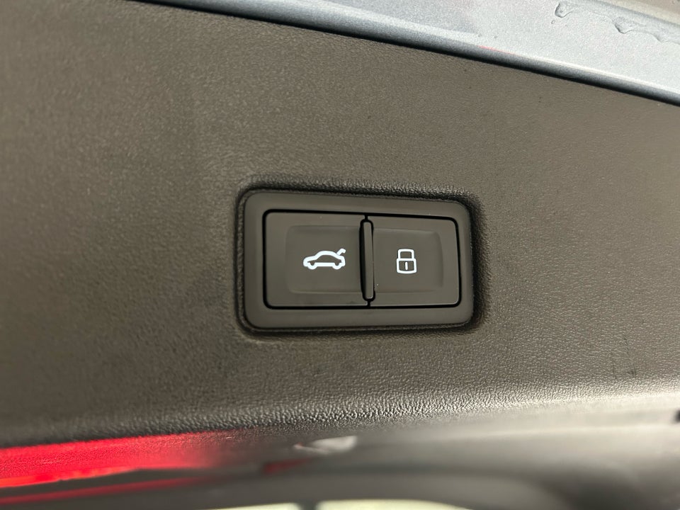 Audi Q4 e-tron 40 Advanced 5d