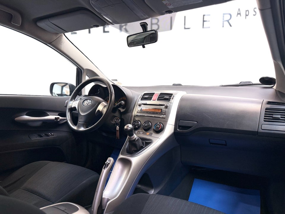 Toyota Auris 1,6 Luna 5d