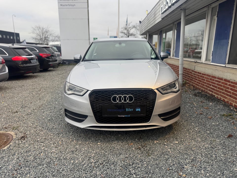 Audi A3 1,6 TDi S-line S-tr. 4d