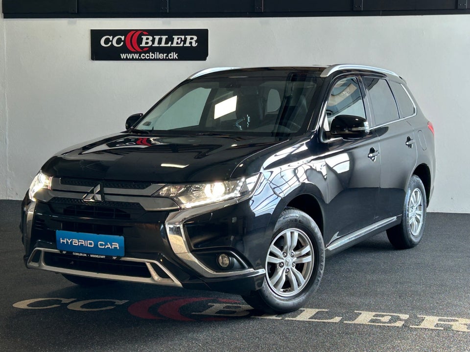 Mitsubishi Outlander 2,4 PHEV Invite CVT 4WD 5d