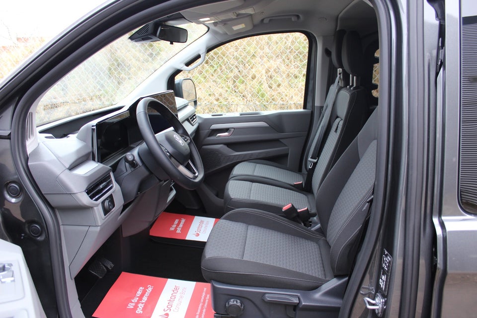 VW e-Caravelle Life SWB