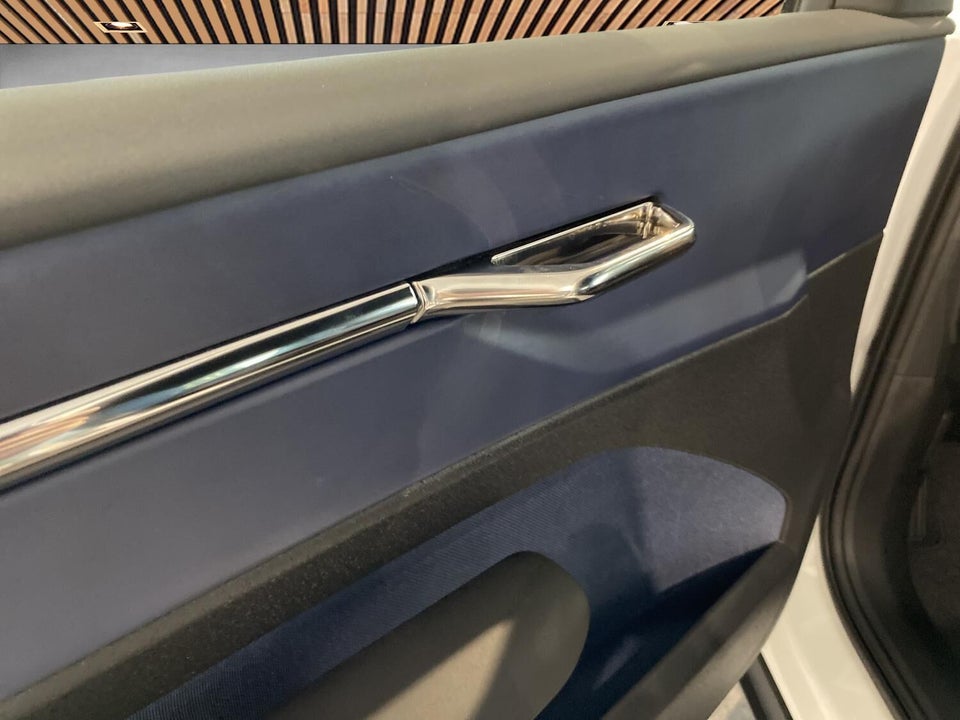 Volvo EX30 Extended Range Plus 5d