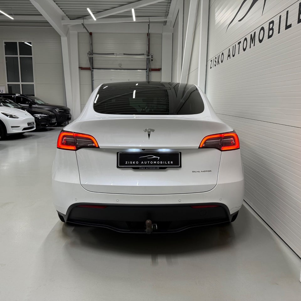 Tesla Model Y Long Range AWD 5d