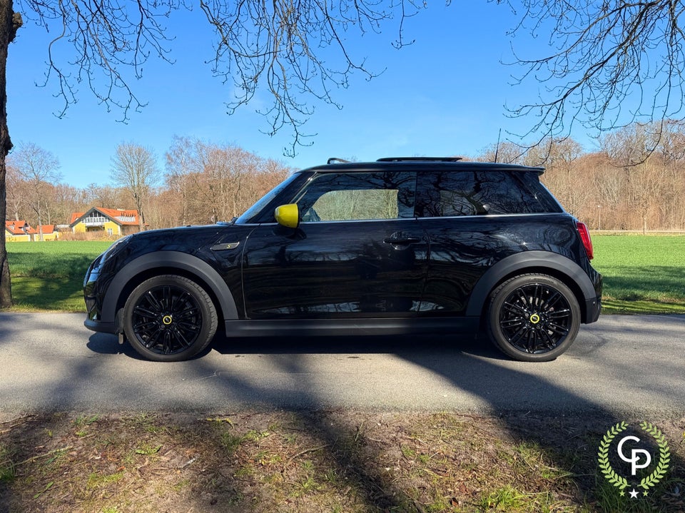 MINI Cooper SE Electric Trim 3d