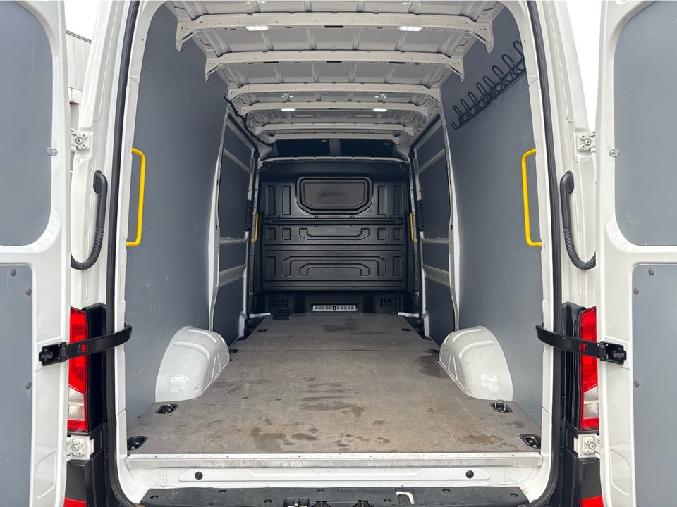 VW Crafter 35 2,0 TDi 163 Kassevogn L3H3 aut. RWD