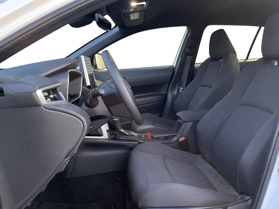 Toyota Corolla Cross 2,0 Hybrid Active CVT 5d