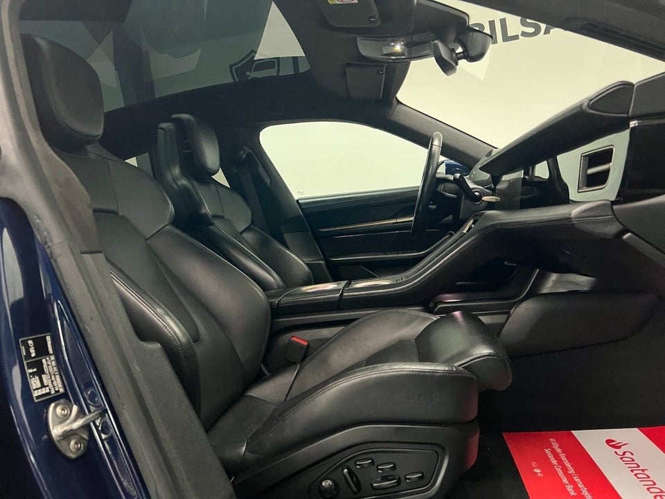 Porsche Taycan Turbo Performance+  4d