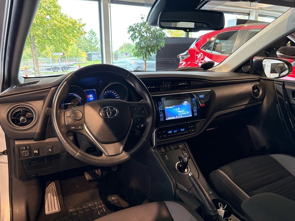 Toyota Auris 1,8 Hybrid H2 Comfort CVT 5d