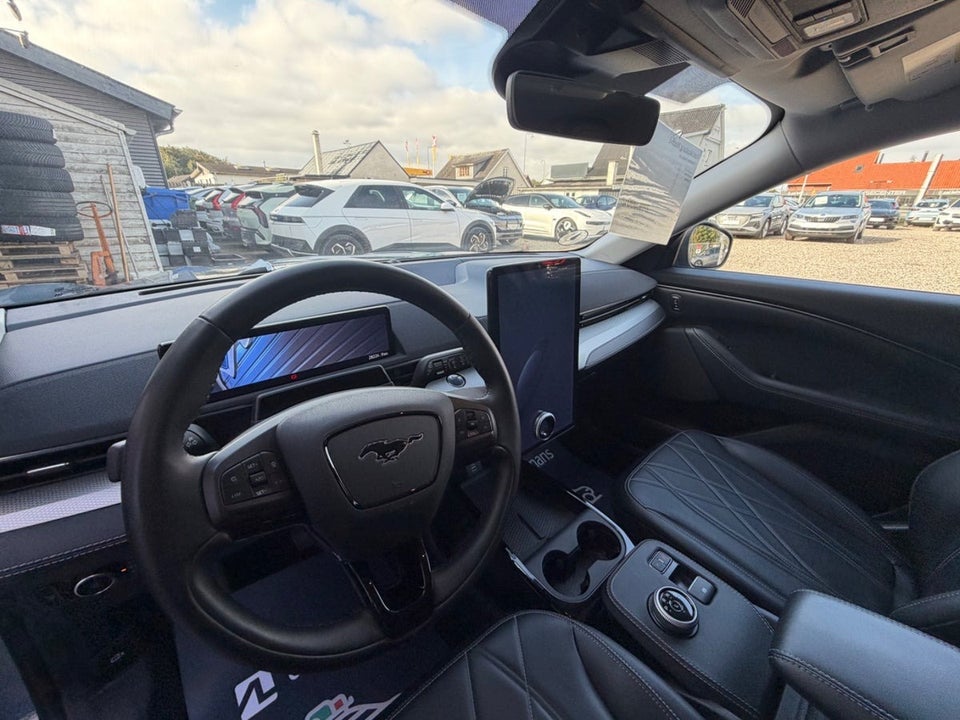 Ford Mustang Mach-E 70 Standard Range 5d