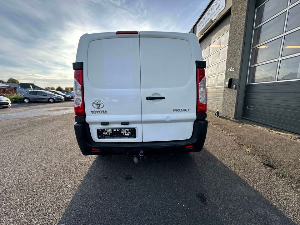 Toyota ProAce 2,0 D 128 T2 L1H1 4d