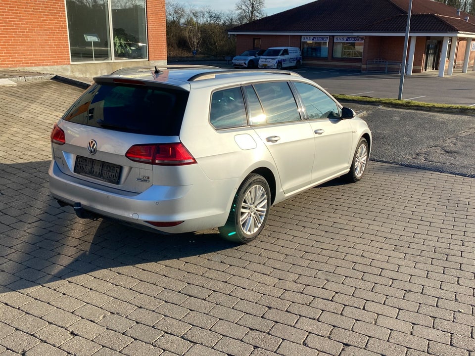 VW Golf VII 1,6 TDi 105 Cup Variant BMT 5d