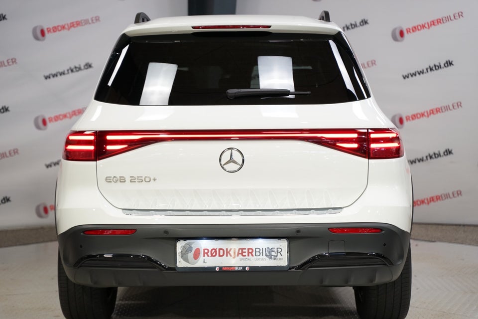 Mercedes EQB250+ AMG Line 5d