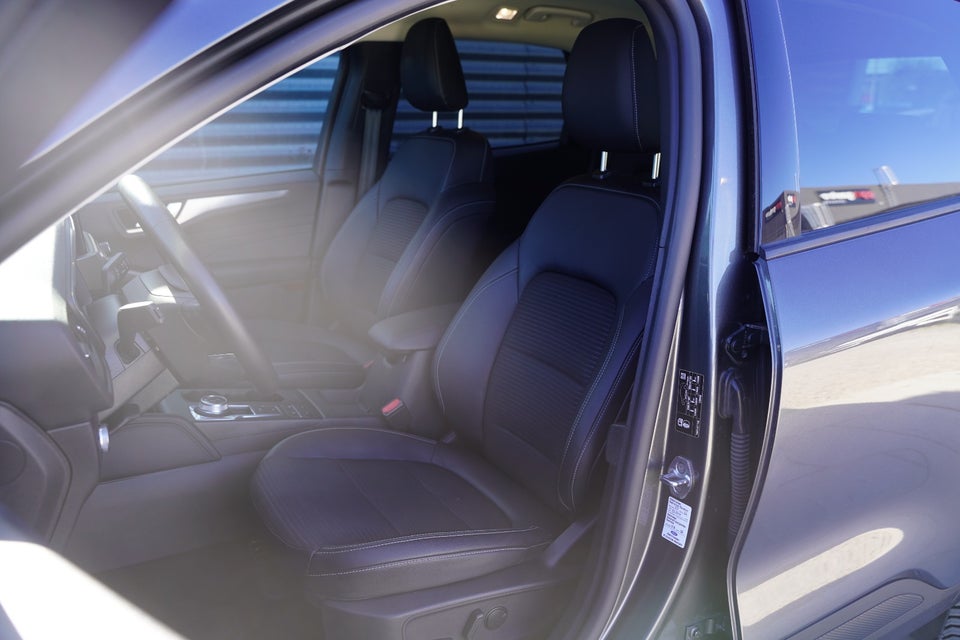 Ford Kuga 2,5 PHEV Titanium CVT 5d
