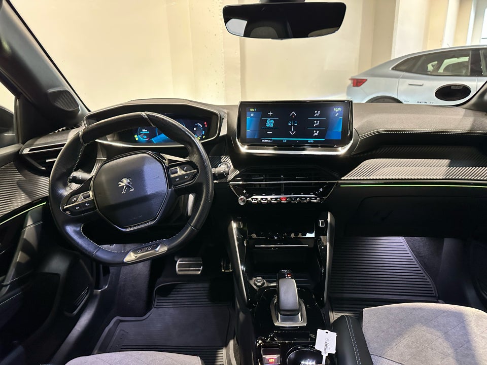 Peugeot e-208 50 GT 5d