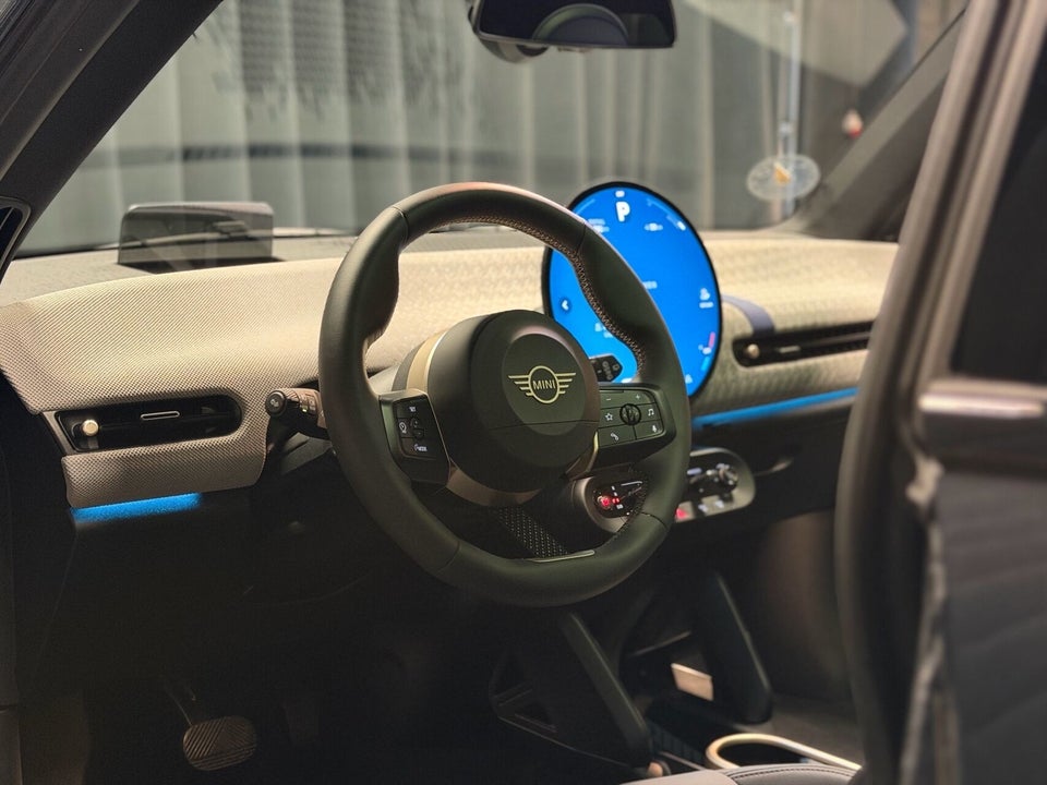 MINI Cooper SE Favoured Trim XL 3d